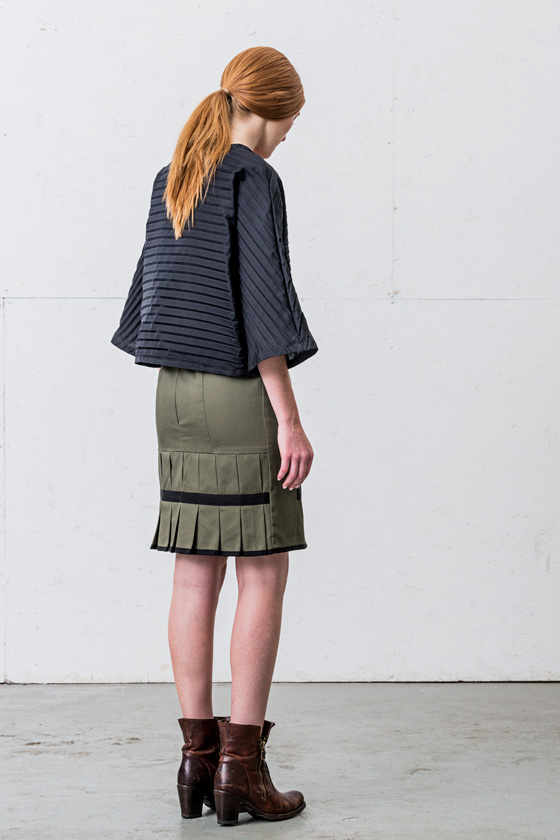 Piteraq shirt/Wreckhouse skirt back