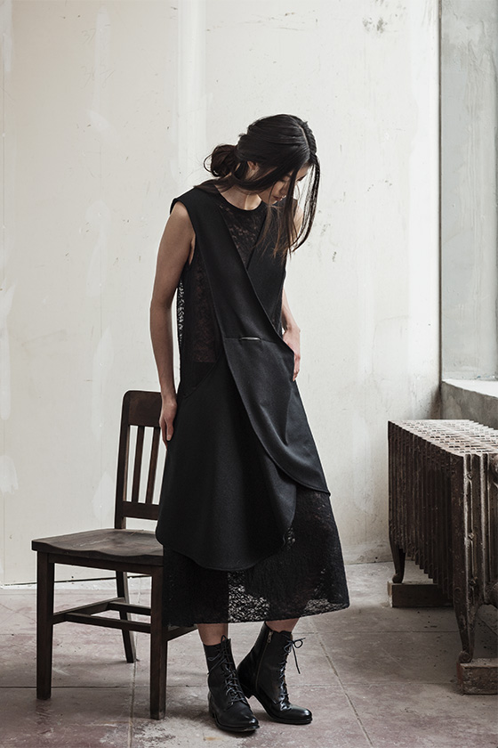 Knockover vest